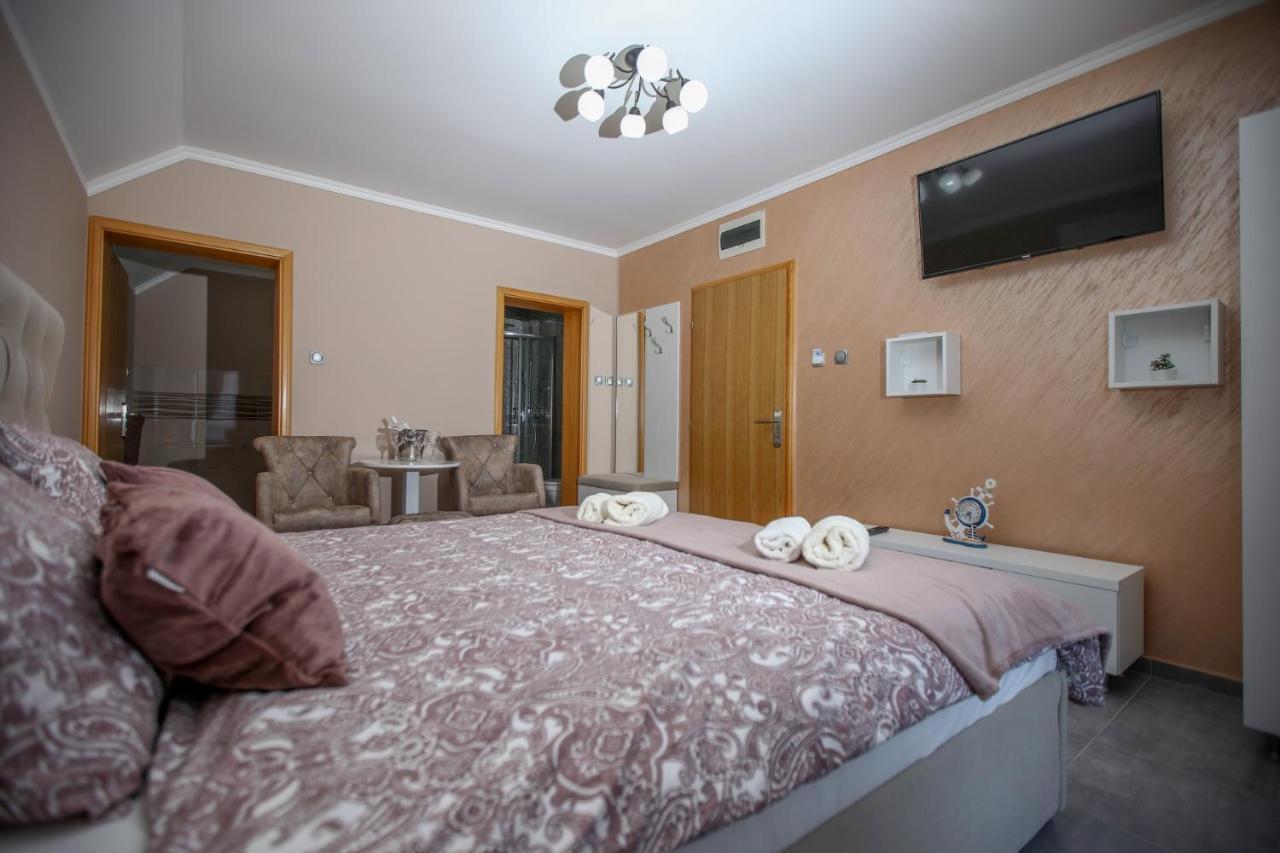 Dunavski Cvet Banatska Palanka Esterno foto