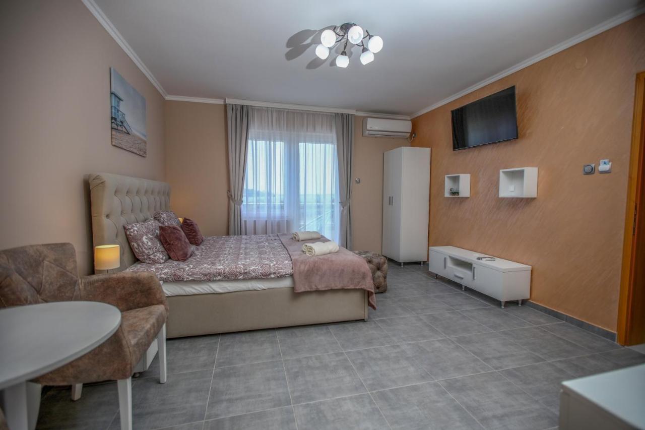 Dunavski Cvet Banatska Palanka Esterno foto